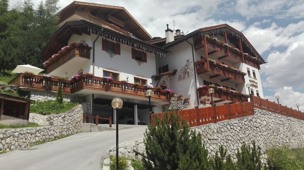 Garnì Astor 2 estrelas em Arabba