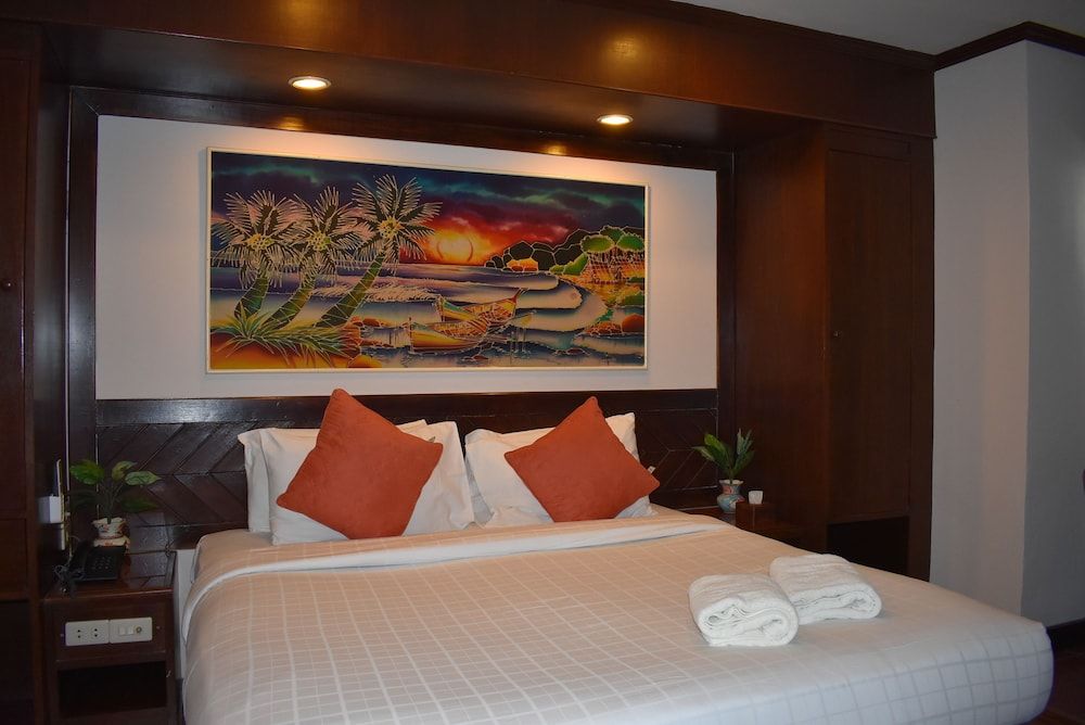 Karon Café Inn 2 estrelas em Praia de Karon