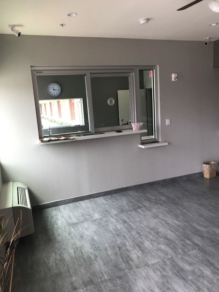 Crystal Inn - Sugar Land 3