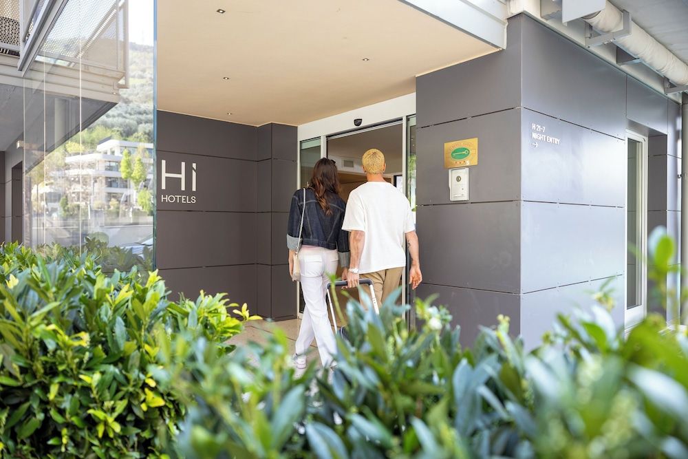 HI Hotels 3