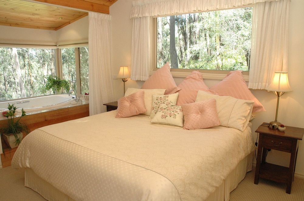 Myers Creek Cascades Luxury Cottages 2