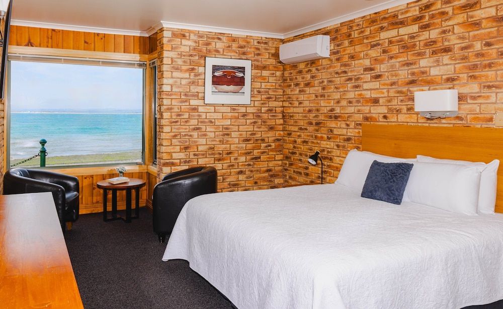 Stanley Village Waterfront Accommodation 2