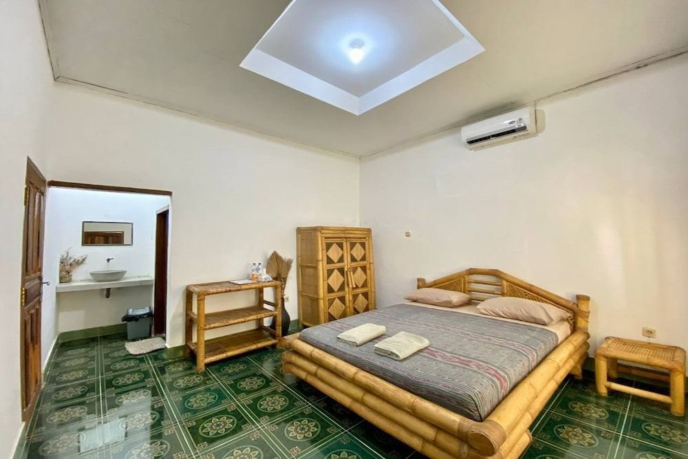 Duyung Rooms and Resto -1 estrellas en Kuta