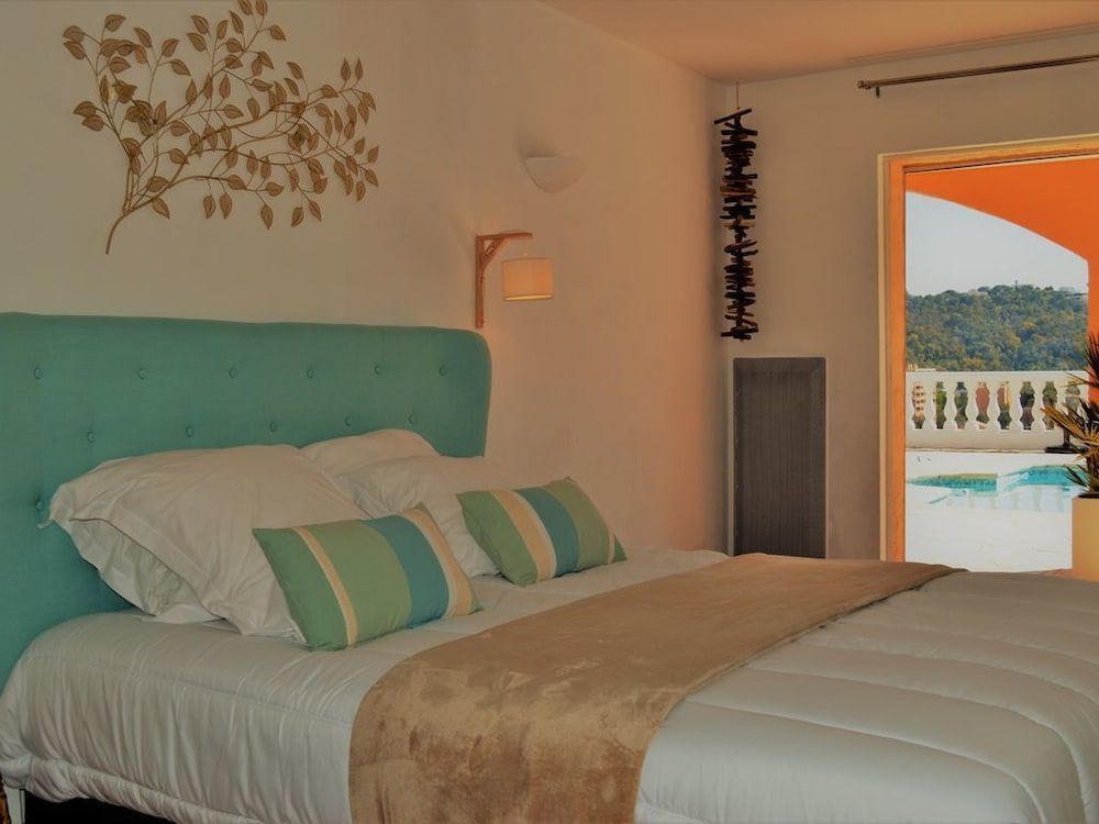 Villa La Terre Des Lauriers B&B 3