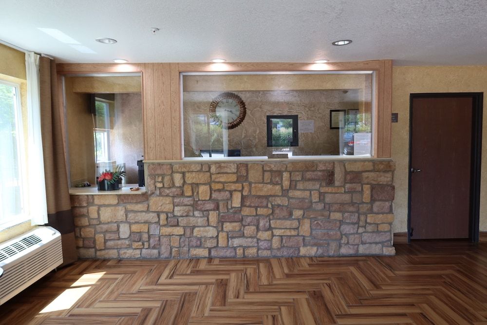 West Worth Inn and Suites 3