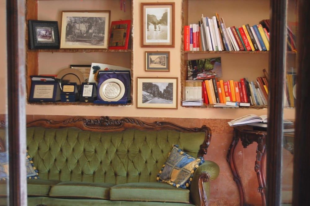 Hotel Antico Furlo 2