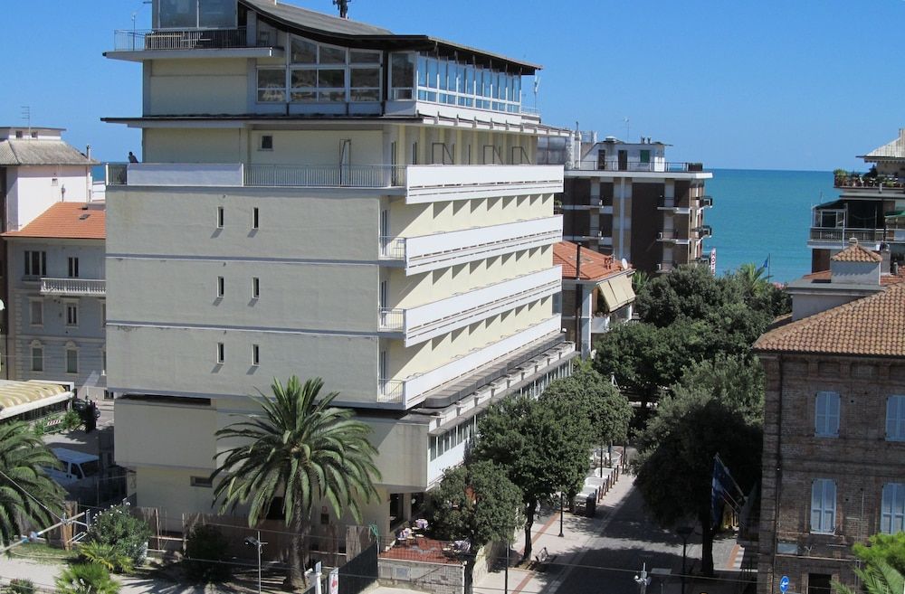 Hotel Gabbiano 3 estrelas em Porto San Giorgio