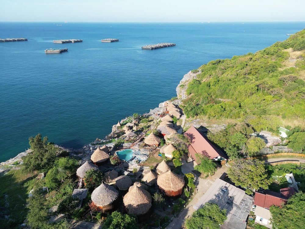 Paree Hut Resort Koh Sichang -1 estrellas en Chonburi