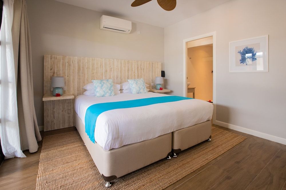 Le Nautique - Luxury Waterfront Hotel 2