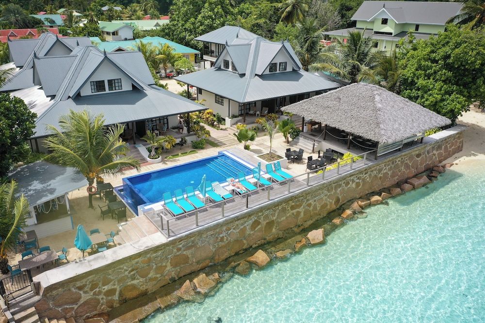 Le Nautique - Luxury Waterfront Hotel 1