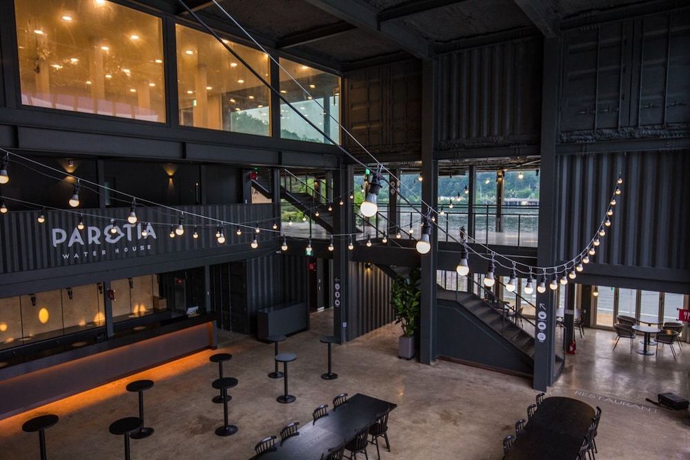 Parotia Water House 2