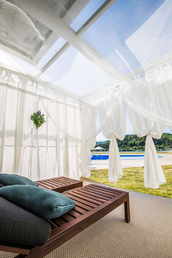 Parotia Water House 3