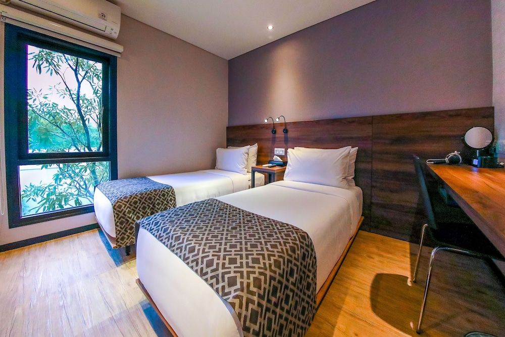 Meridian Adventure Marina Club & Resort 3