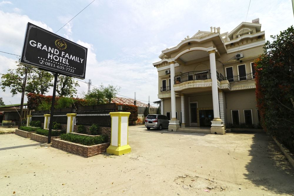 Hotel Grand Family 1