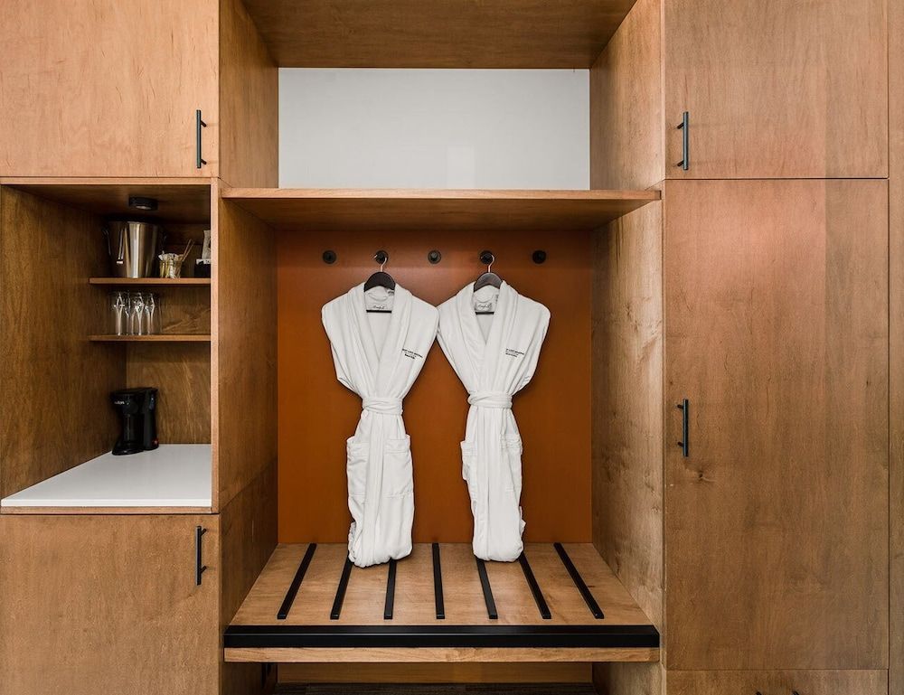 Sproat Lake Landing Resort 3