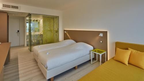 Corbie Lommel Ring 2