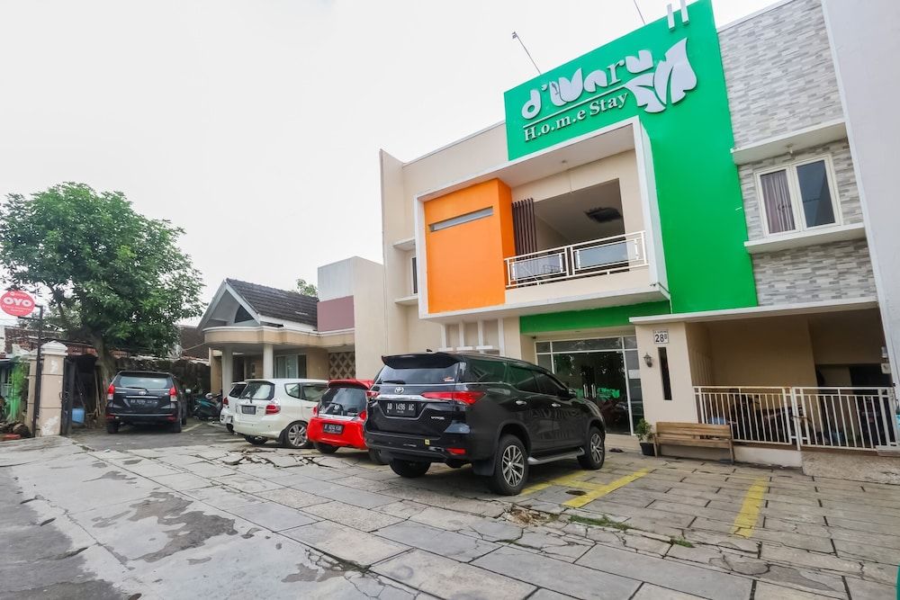 OYO 90193 D'waru Homestay Syariah 2 estrelas em Solo