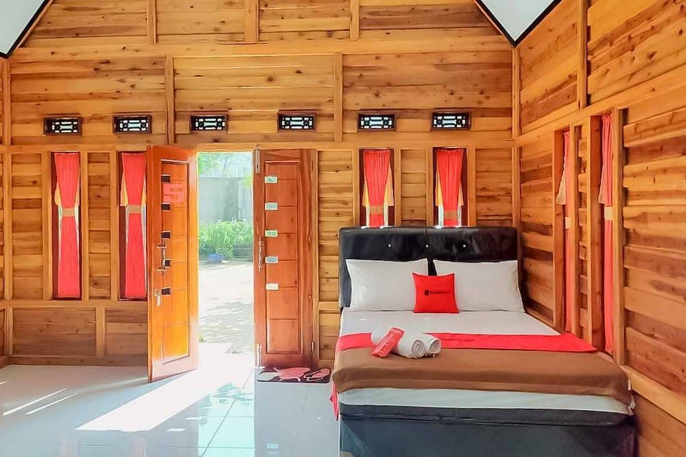 RedDoorz @ Geopark Ciletuh Sukabumi 2