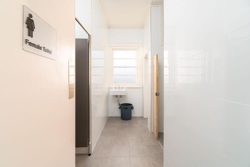 Sydney Junction Hotel 3