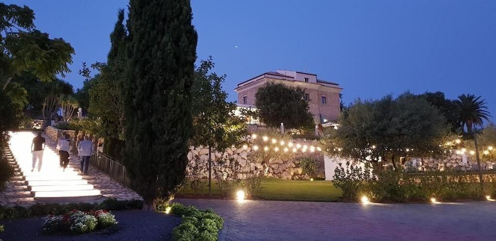 Hotel Villa Flora Relais 4 estrelas em Caltanissetta