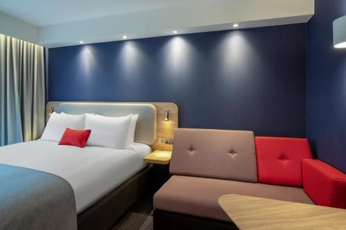 Holiday Inn Express Cambridge West - Cambourne by IHG 2
