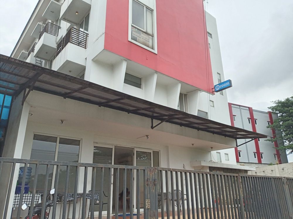 M Room Residence -1 estrellas en Tangerang