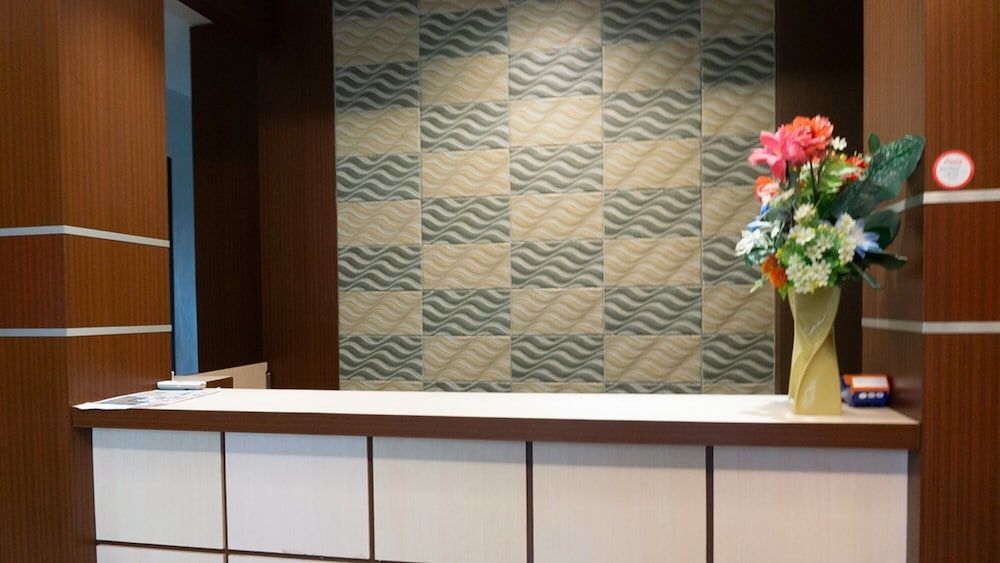 RedDoorz near Pelabuhan Jayapura 2