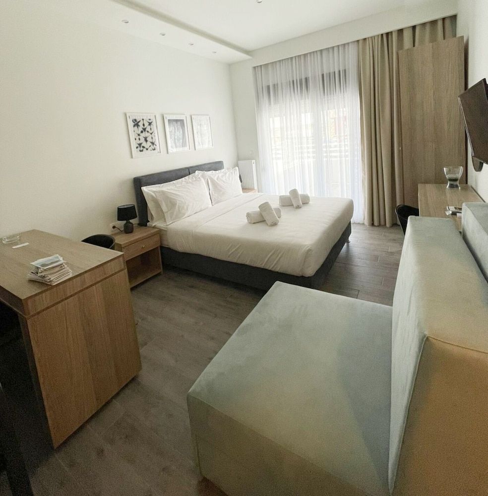 Eantos Studios and Suites 3