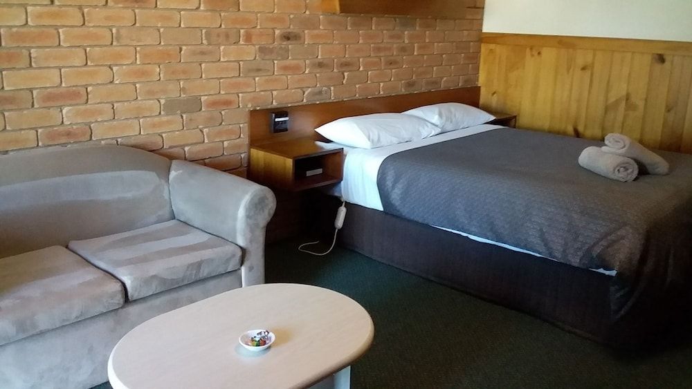 Regency Court Motel 3