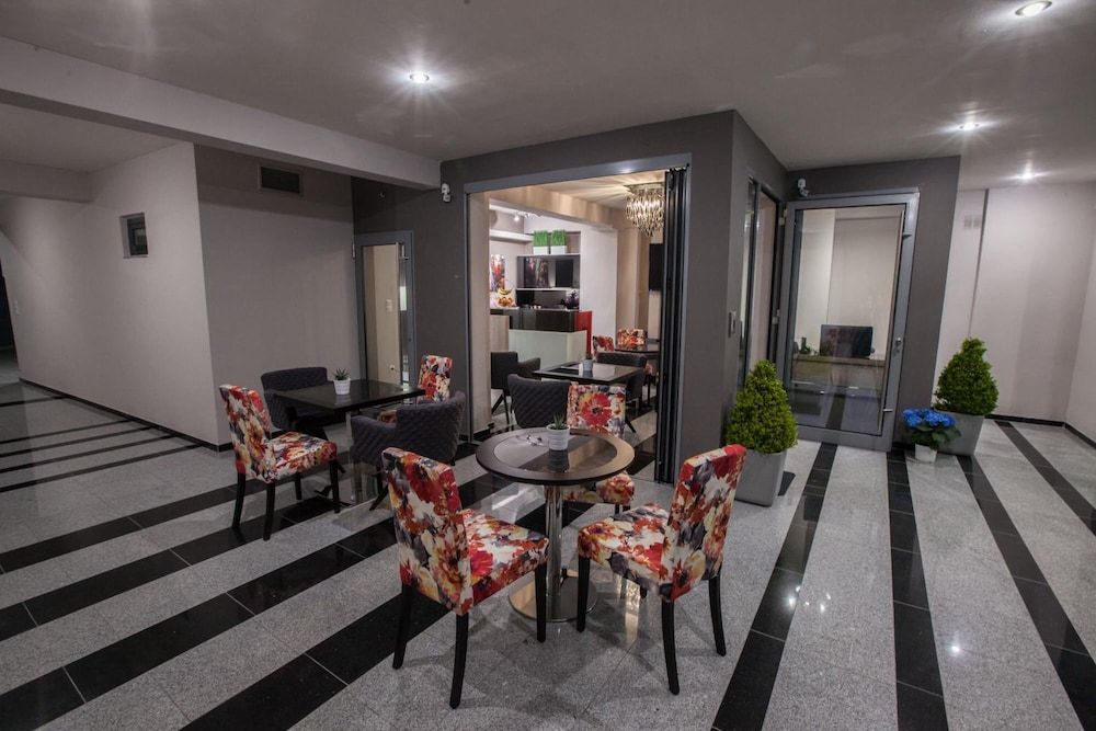 Diamond city living 2