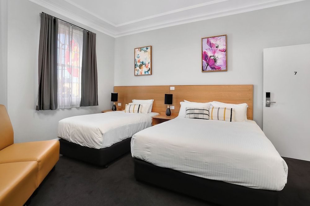Penshurst Hotel 2