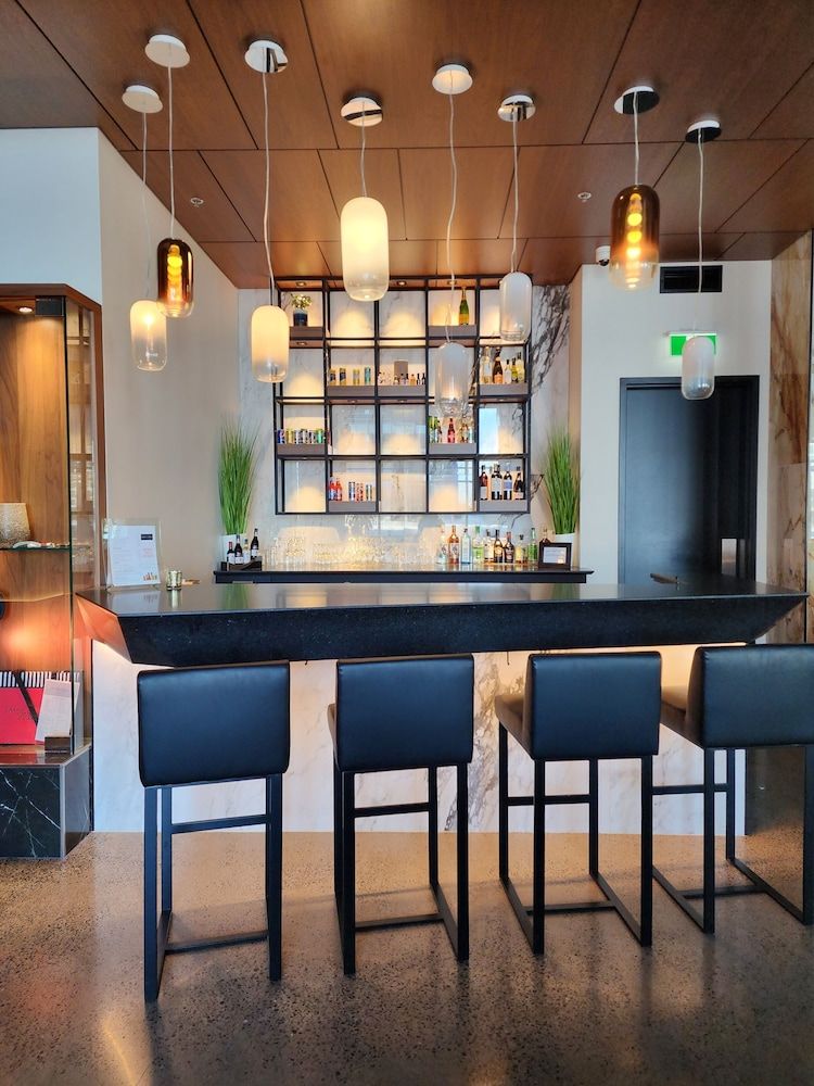 Grand Times Hotel Laval - Centropolis 3