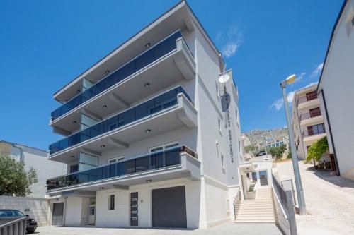 Apartments The Seasons Residence 4 estrellas en Omiš