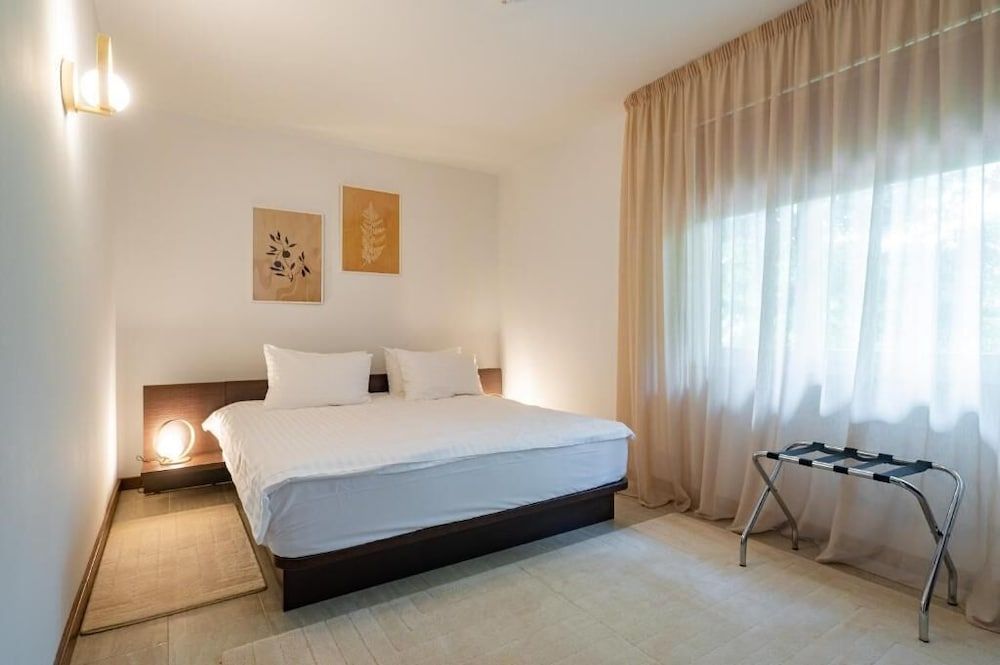 Epico Seafront & Garden Apartments 2