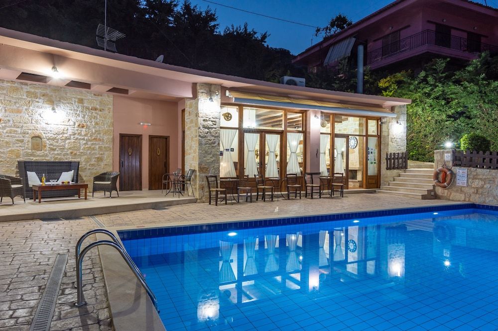 Petronikolis Traditional House