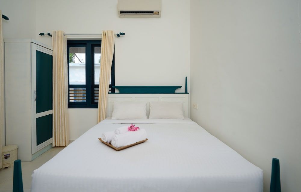 Seclude by the Lake Alleppey 3