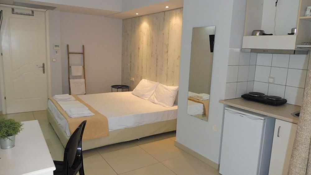 Klio Apartments and Studios 2