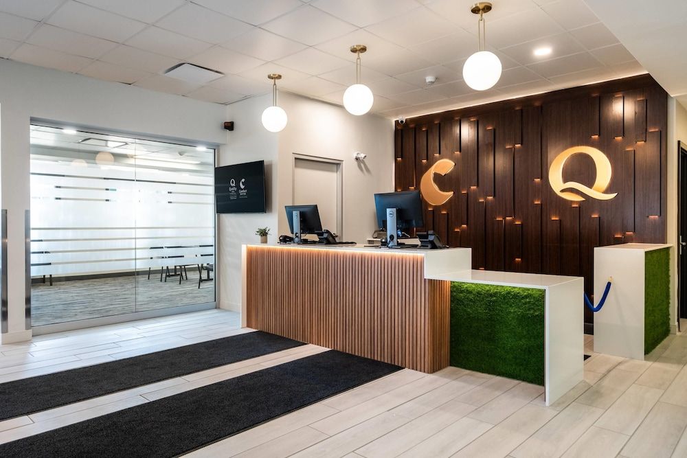 Comfort Suites Kingston Central 3