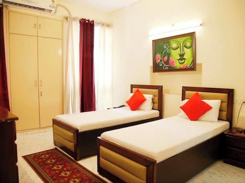 Room in Guest Room - Maplewood Guest House, Neeti Bagh, New Delhiit is a Boutiqu Guest House - Room 4 -1 estrellas en New Delhi