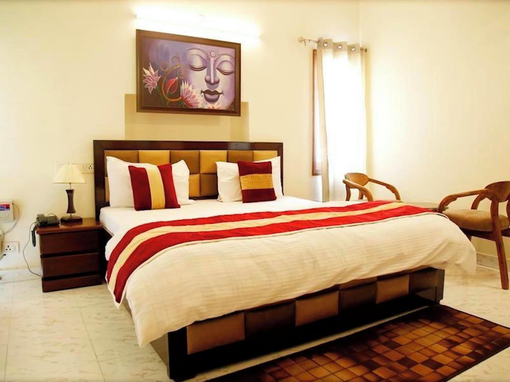 Room in Guest Room - Maplewood Guest House, Neeti Bagh, New Delhiit is a Boutiqu Guest House - Room 4 3