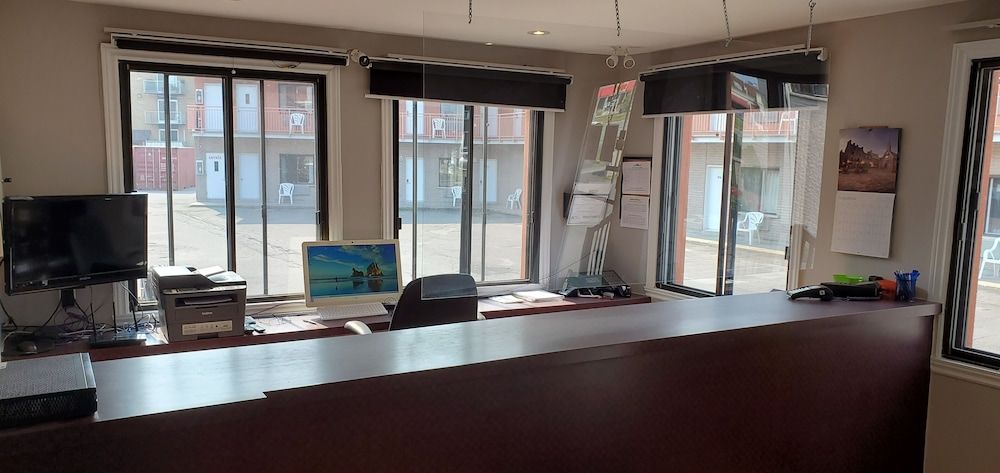 Falcon Motel Brossard 3