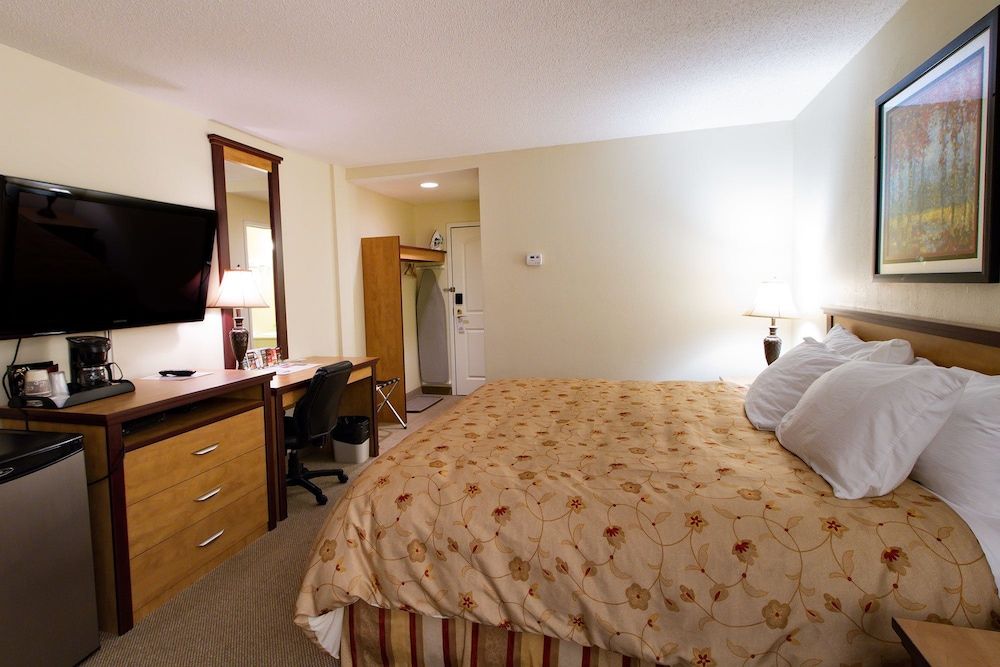 Park West Inn 3