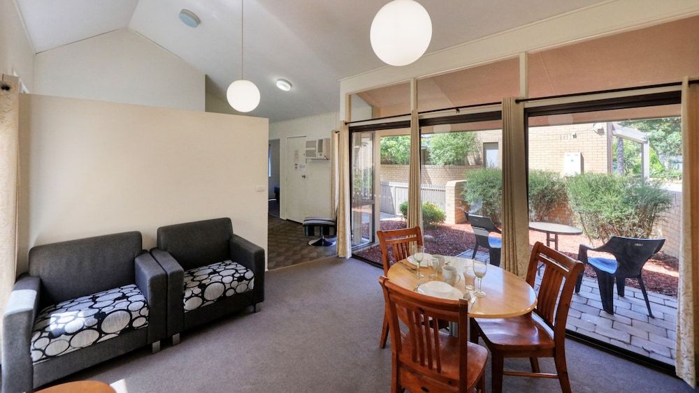 Executive Hideaway Motel 3