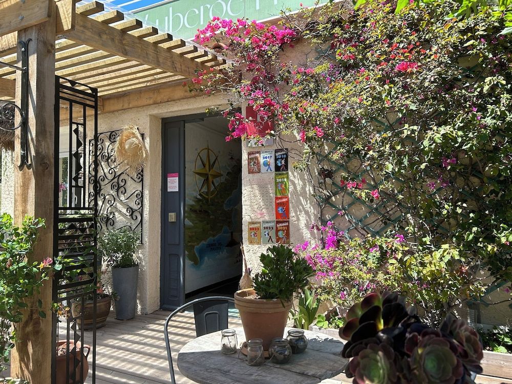 Auberge Provençale 2 estrellas en Saint-Raphaël