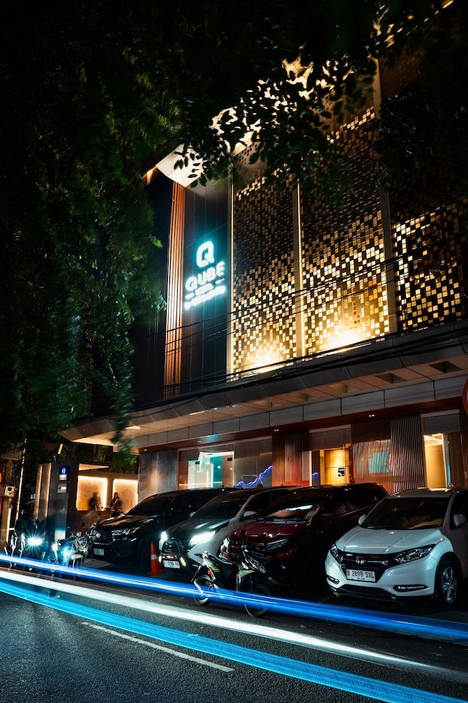 Qube Hotel by 98hospitality -1 estrellas en Jakarta