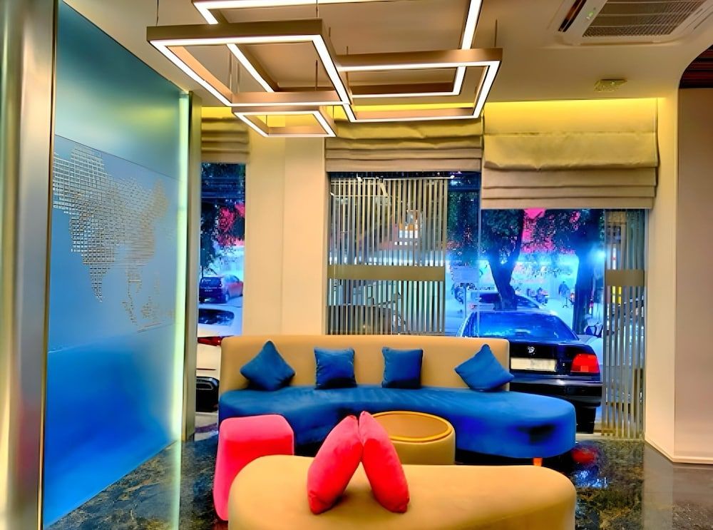 Qube Hotel by 98hospitality 3