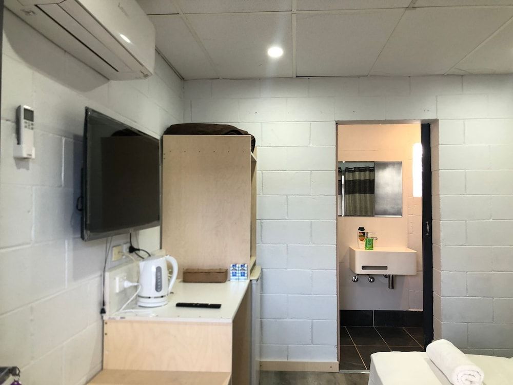 Oxford Hotel Motel Cunnamulla 3