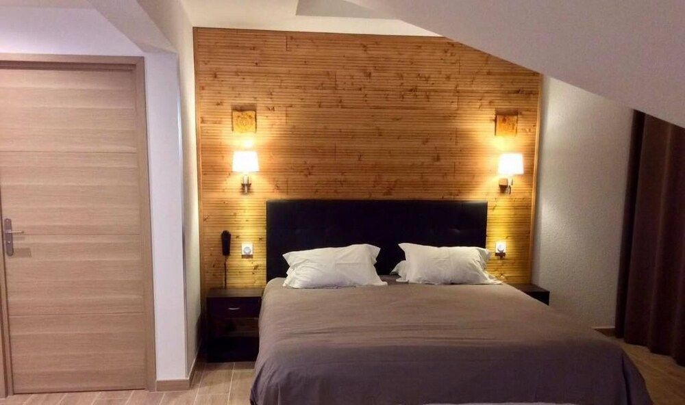 HOTEL LE CHARDON BLEU 3