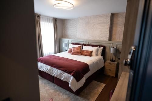 The Hyde - At Dunning's Bar 2