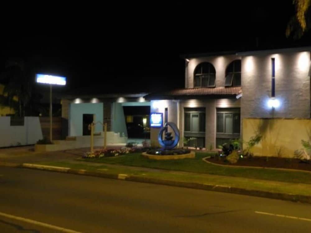 Alabaster Motor Inn Taree 2